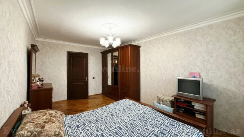 Satılır 3 otaqlı Mənzil Köhnə tikili 80 m² Gənclik m. - şəkil 2