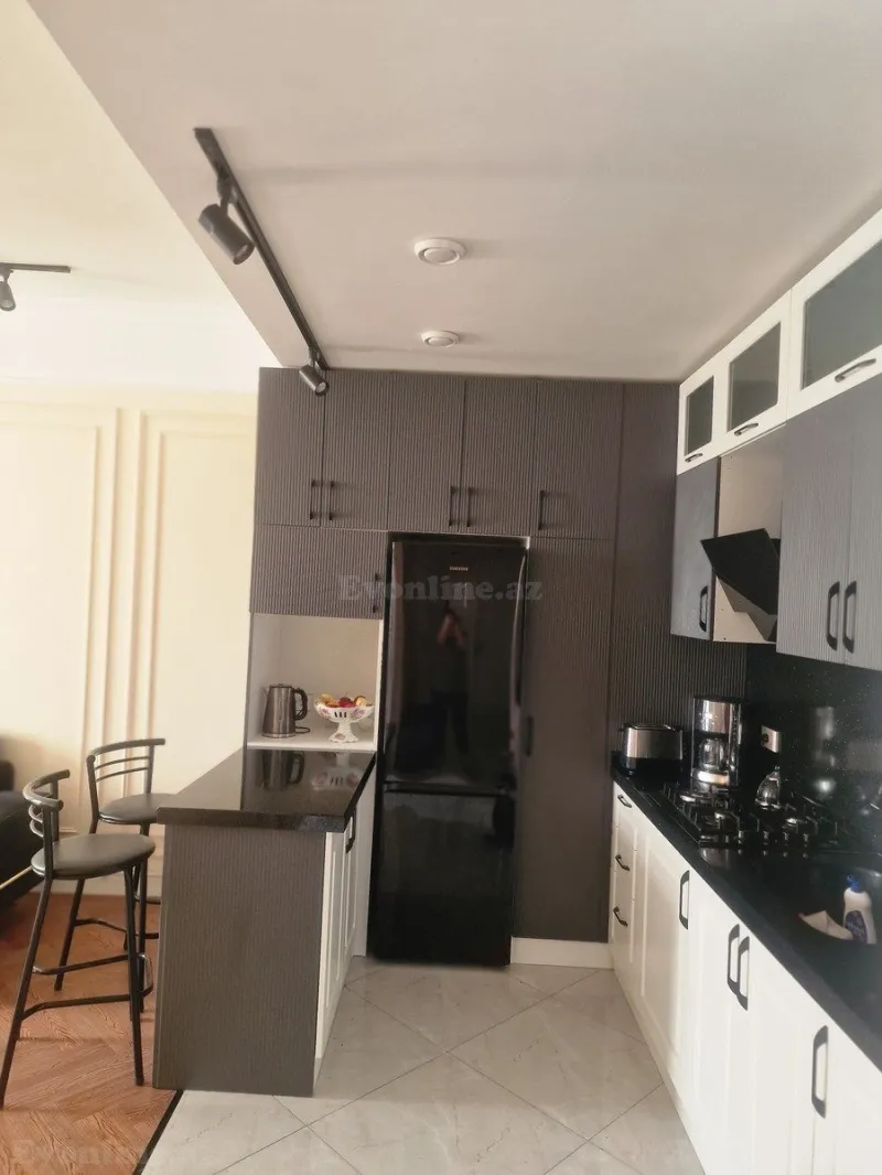 Kirayə verilir 3 otaqlı Mənzil Yeni tikili 100 m² Gənclik m. - şəkil 6