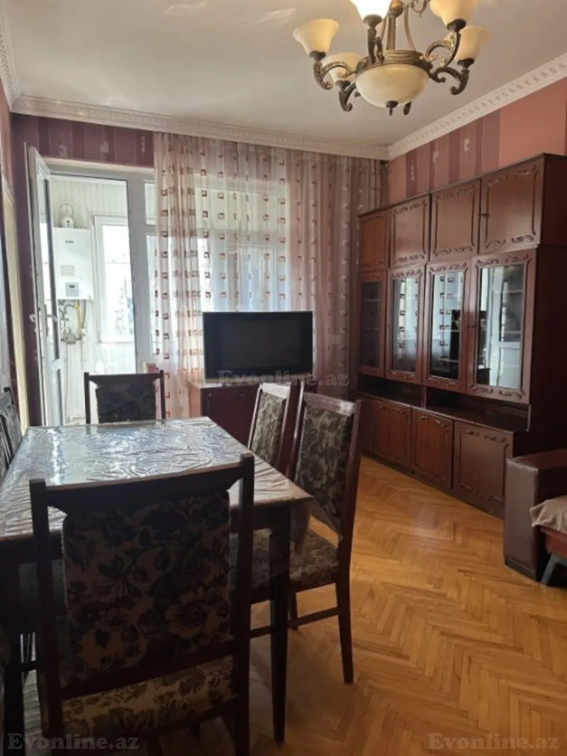 Kirayə verilir 3 otaqlı Mənzil Köhnə tikili 65 m² Memar Əcəmi m. - şəkil 2