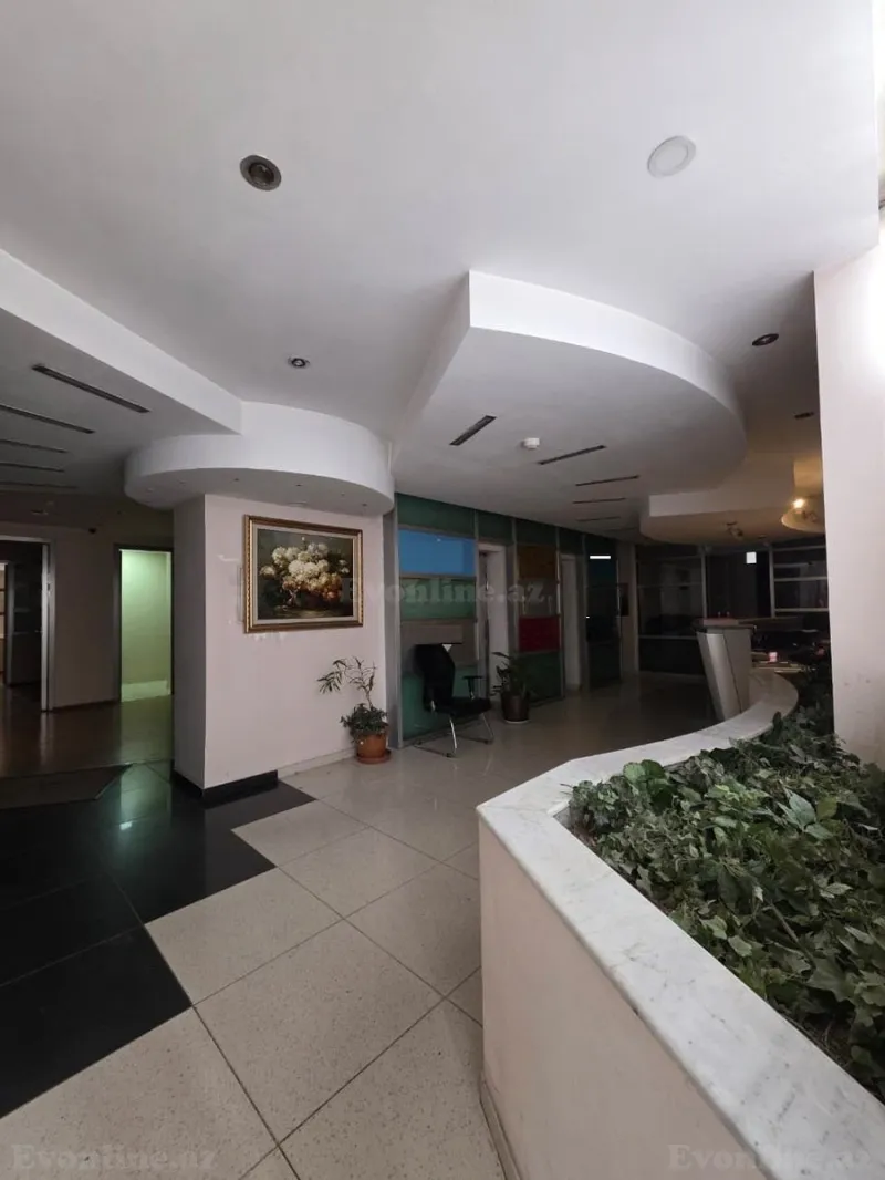 Satılır Obyekt 670 m² 28 May m. - şəkil 2