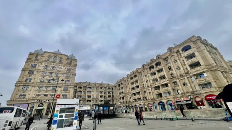 Satılır 3 otaqlı Mənzil Köhnə tikili 82 m² Gənclik m. - şəkil 2