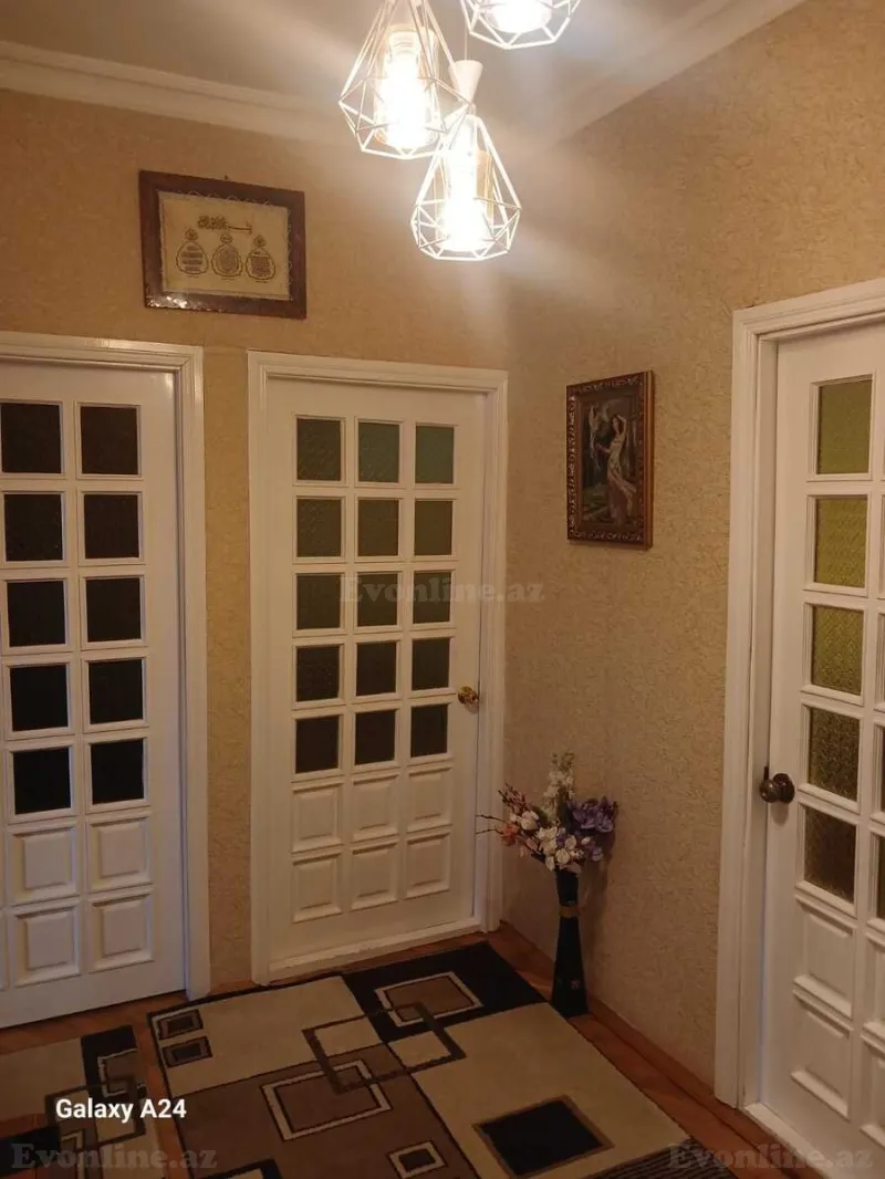 Satılır 3 otaqlı Mənzil Köhnə tikili 90 m² Yeni Yasamal