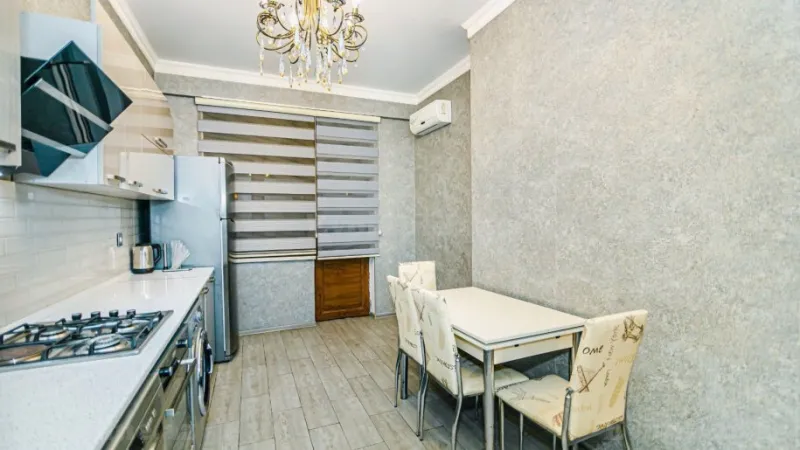 Kirayə verilir 4 otaqlı Mənzil Yeni tikili 150 m² 28 May m. - şəkil 13