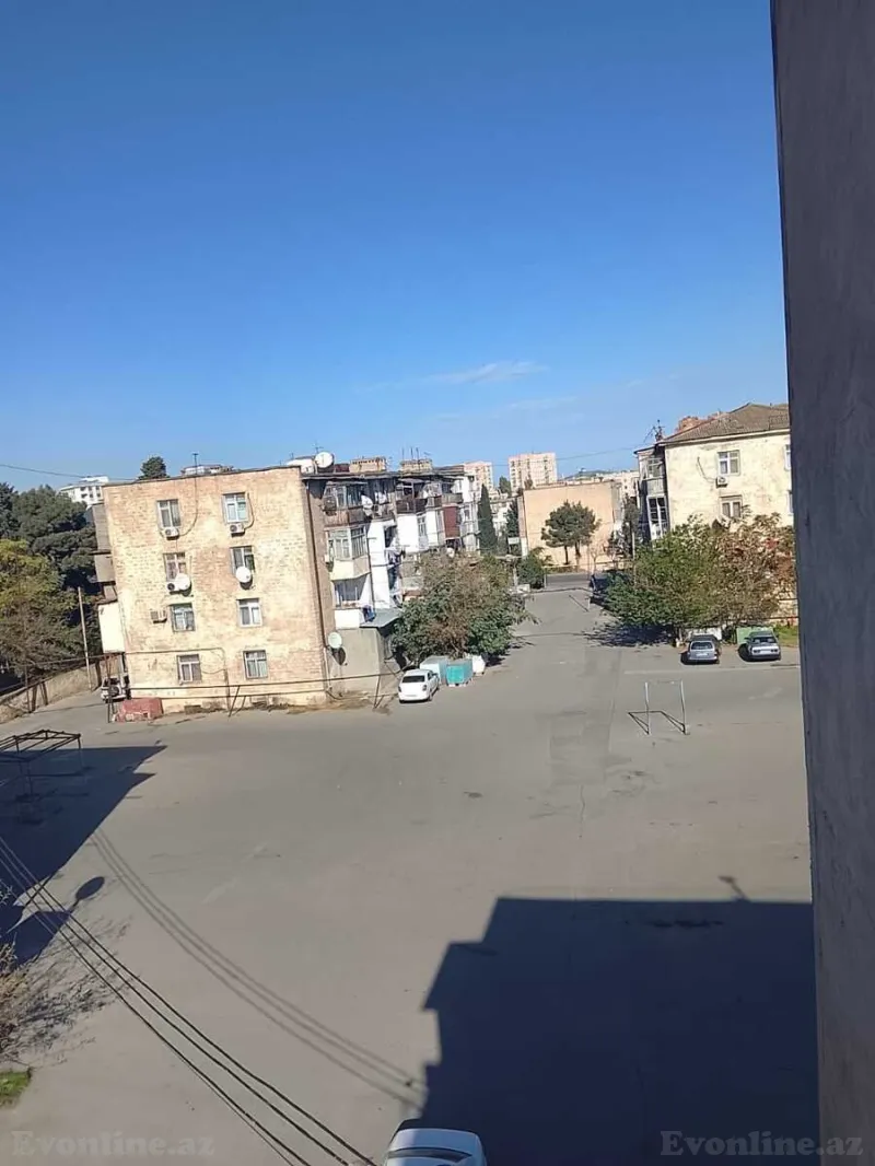 Bakı, Suraxanı r., Əmircanda 2 otaqlı mənzil satılır