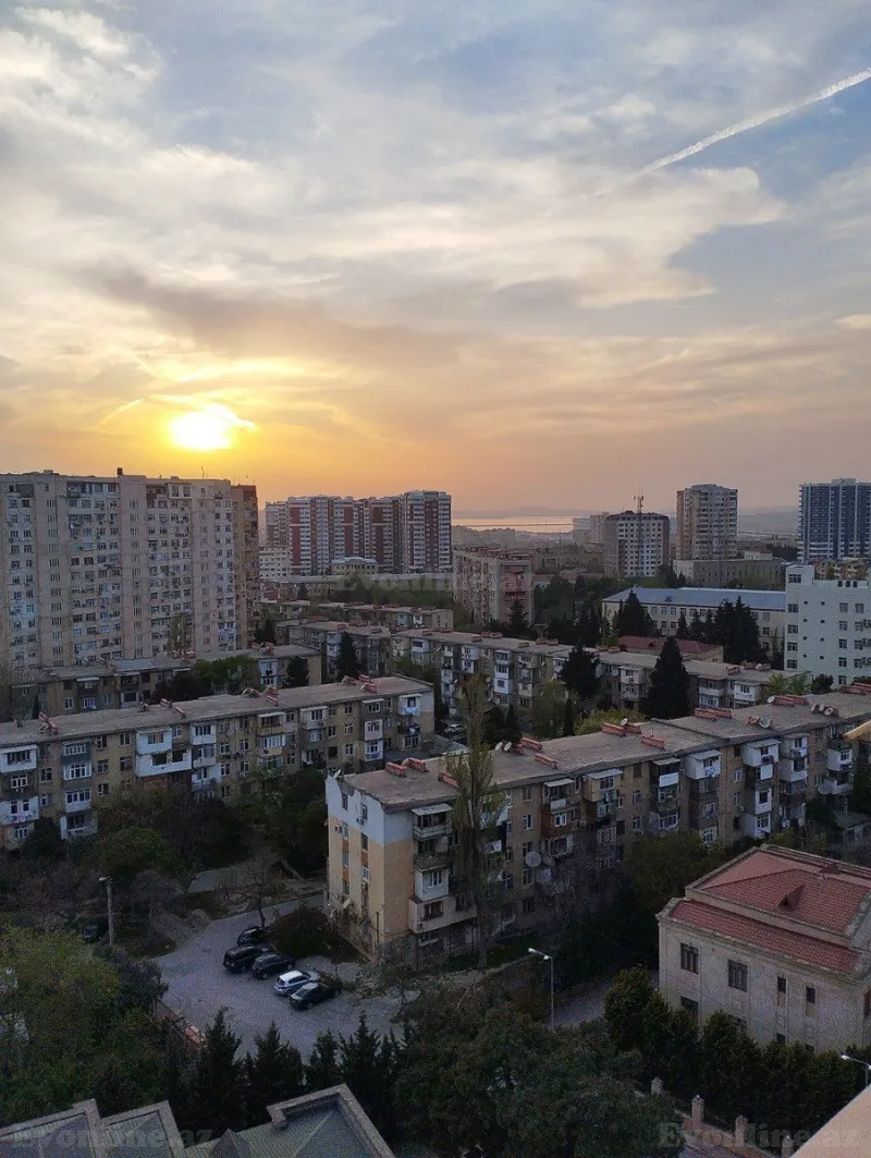 Satılır 2 otaqlı Mənzil Yeni tikili 71 m² Qara Qarayev m. - şəkil 2