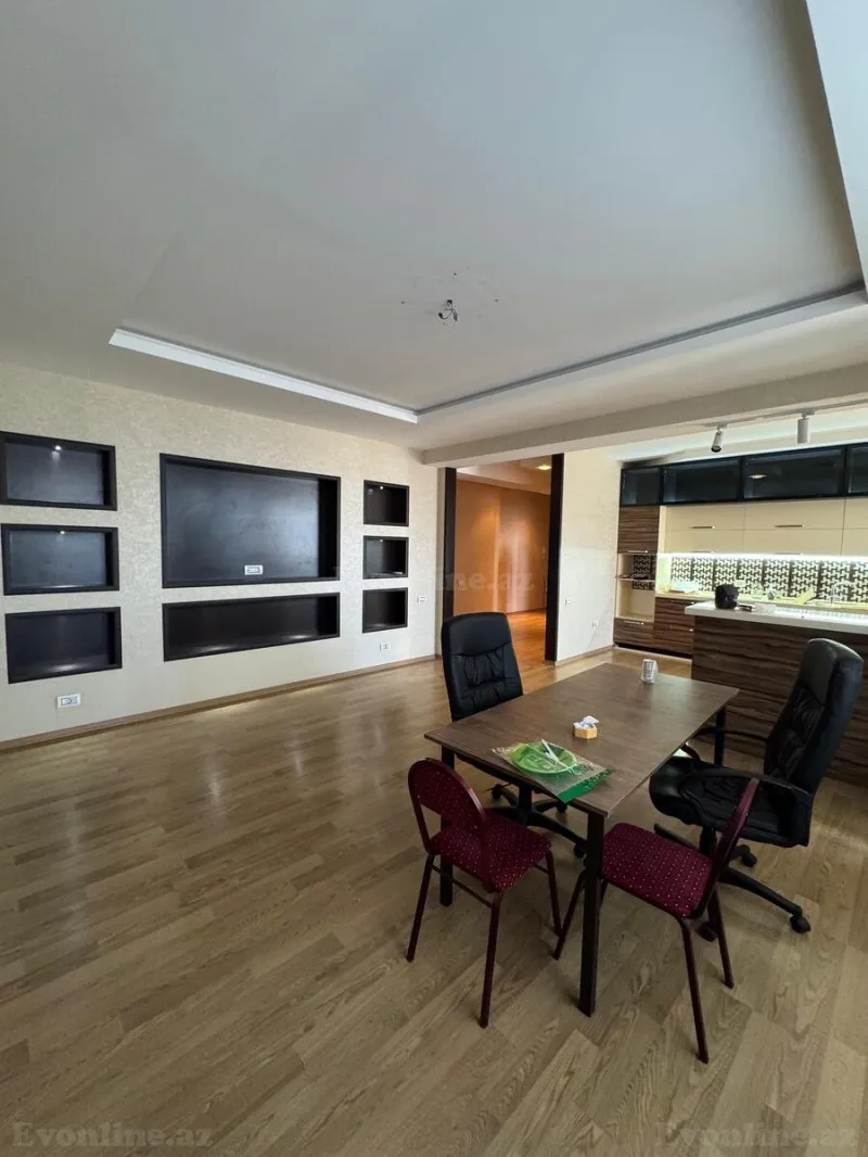 Satılır 3 otaqlı Mənzil Yeni tikili 130 m² 8-ci kilometr