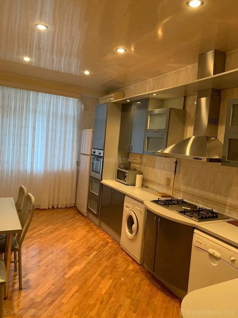 Kirayə verilir 4 otaqlı Mənzil Yeni tikili 200 m² Nizami m. - şəkil 14