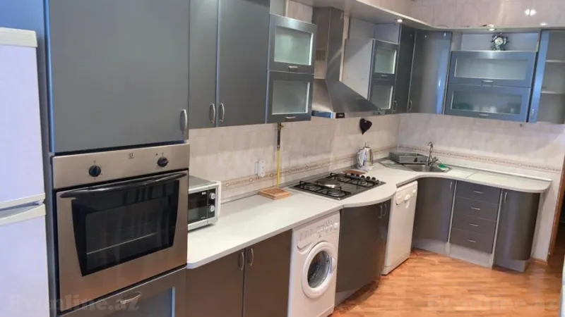 Kirayə verilir 4 otaqlı Mənzil Yeni tikili 200 m² Nizami m. - şəkil 15