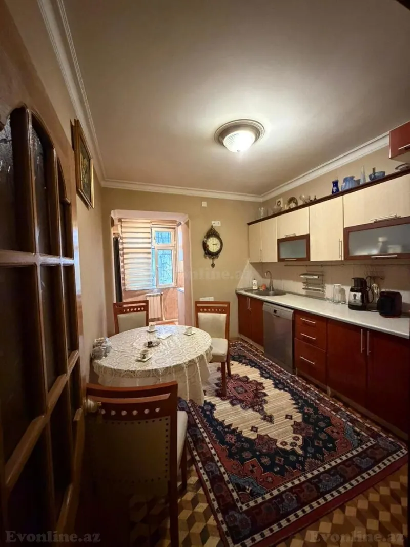 Satılır 4 otaqlı Mənzil Köhnə tikili 100 m² Gənclik m. - şəkil 4