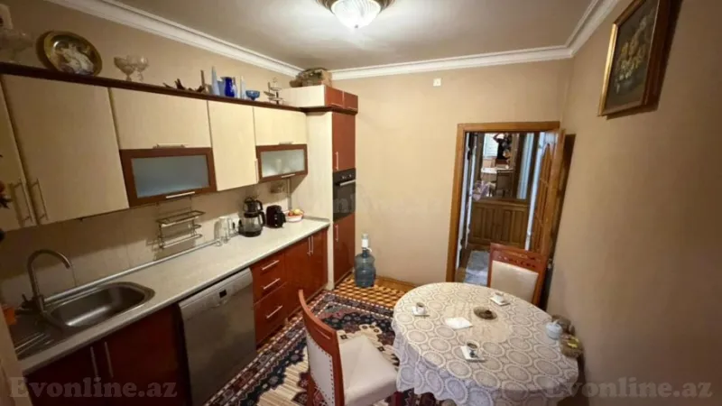 Satılır 4 otaqlı Mənzil Köhnə tikili 100 m² Gənclik m. - şəkil 6