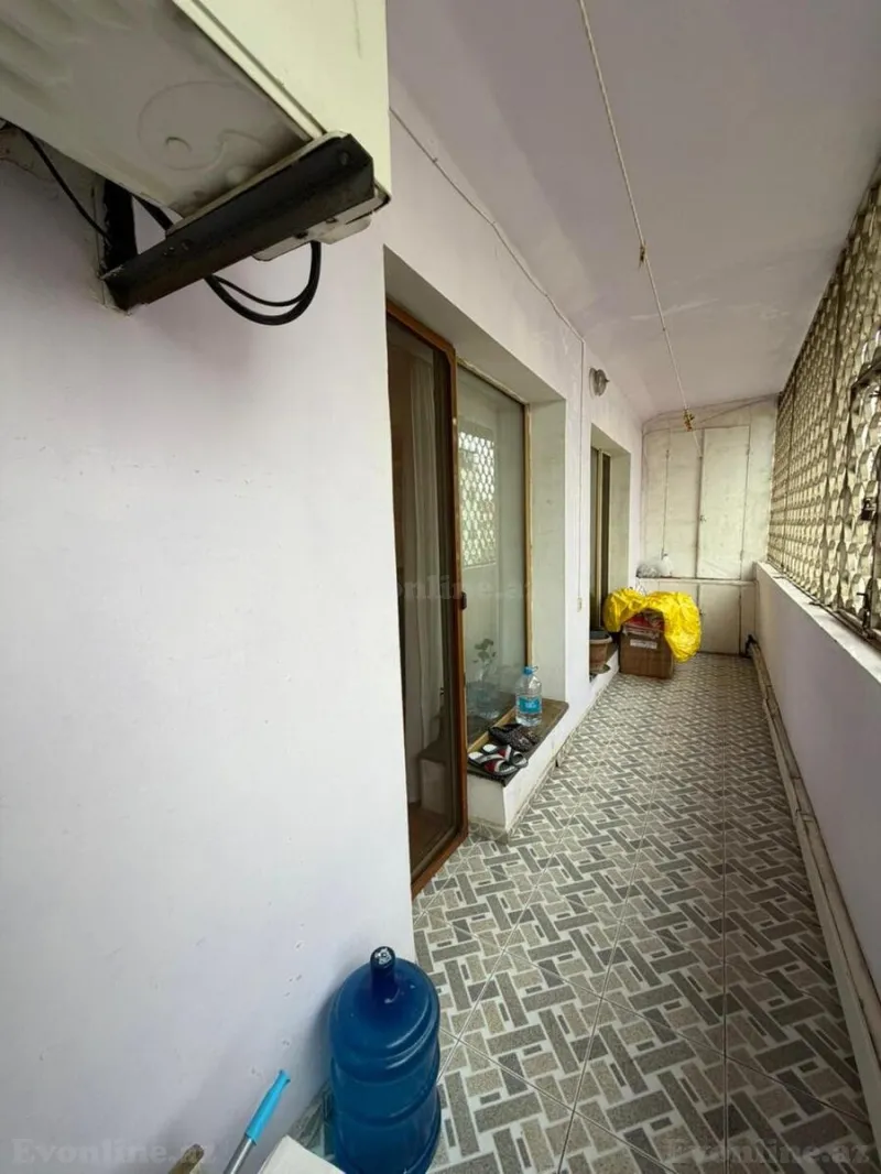 Satılır 4 otaqlı Mənzil Köhnə tikili 100 m² Gənclik m. - şəkil 9