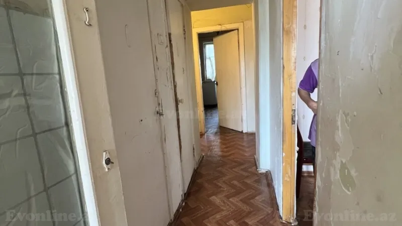 Satılır 3 otaqlı Mənzil Köhnə tikili 60 m² Xalqlar Dostluğu m. - şəkil 4