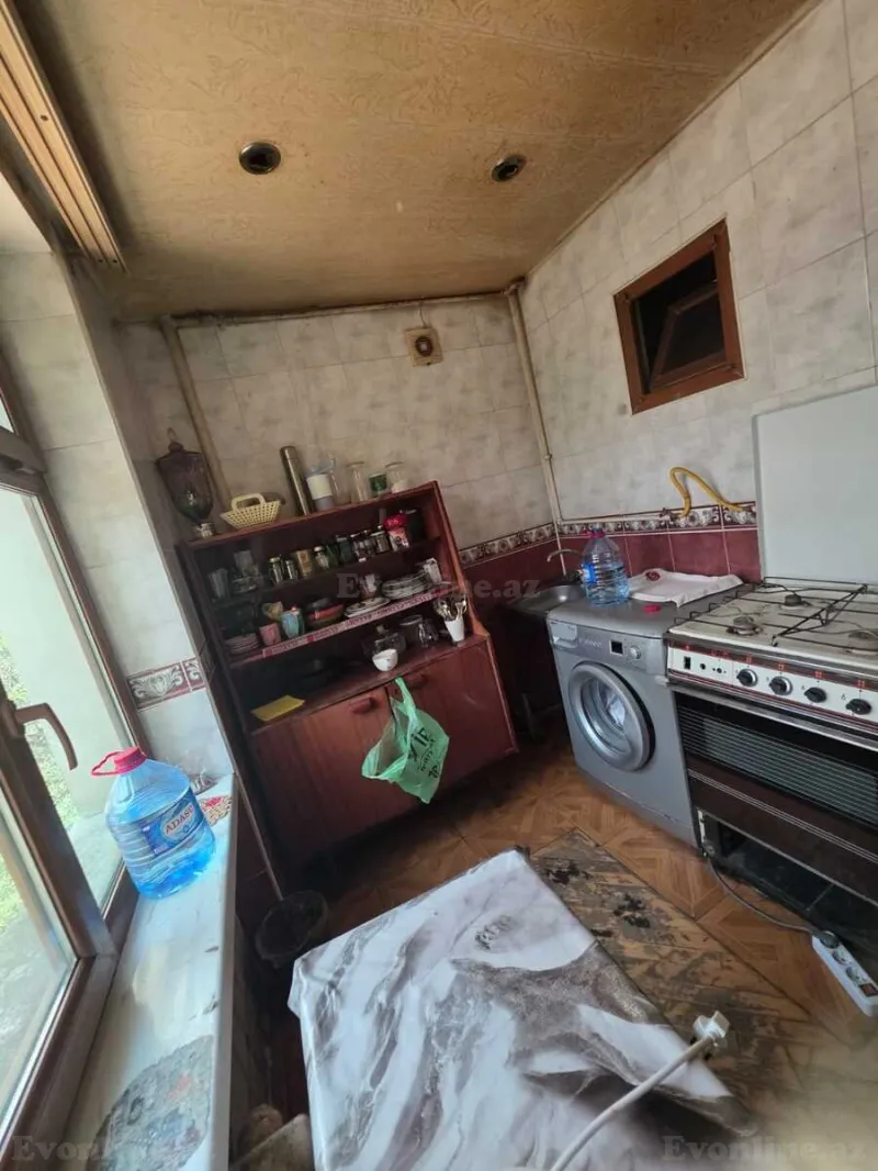 Satılır 3 otaqlı Mənzil Köhnə tikili 70 m² Yasamal