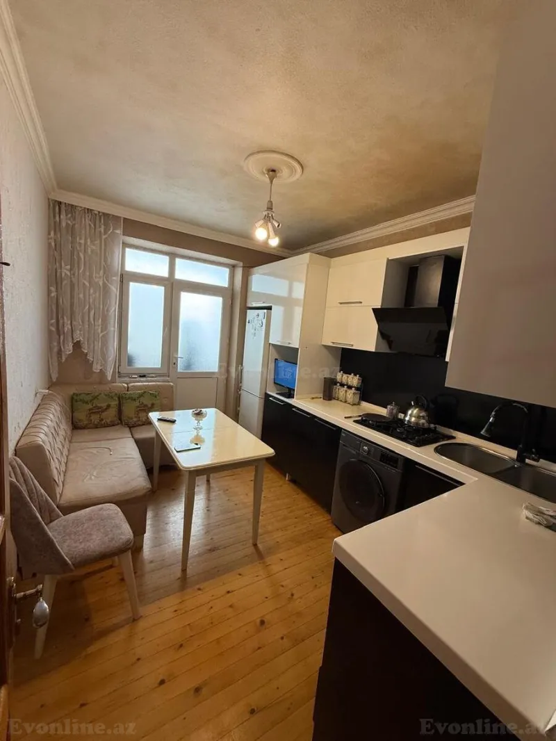 Satılır 3 otaqlı Mənzil Köhnə tikili 72 m² 8-ci kilometr