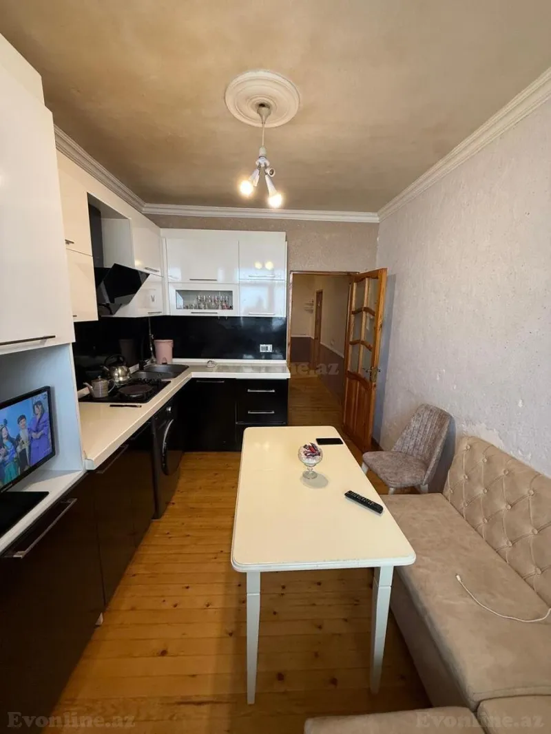 Satılır 3 otaqlı Mənzil Köhnə tikili 72 m² 8-ci kilometr - şəkil 2