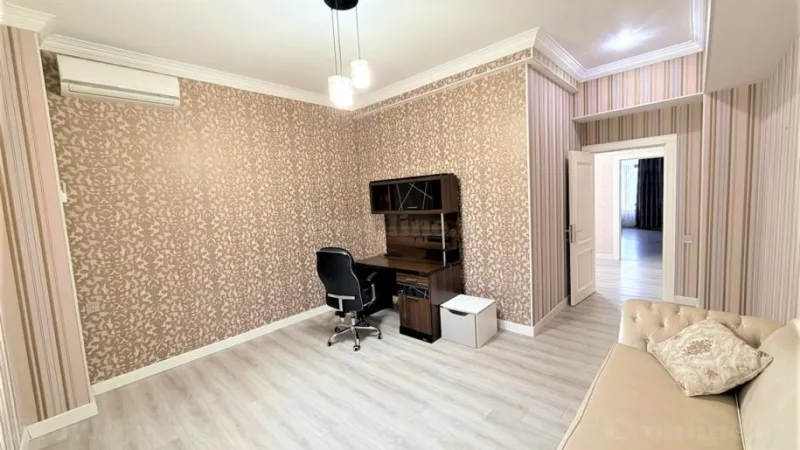 Kirayə verilir 5 otaqlı Mənzil Yeni tikili 220 m² Xətai m. - şəkil 13