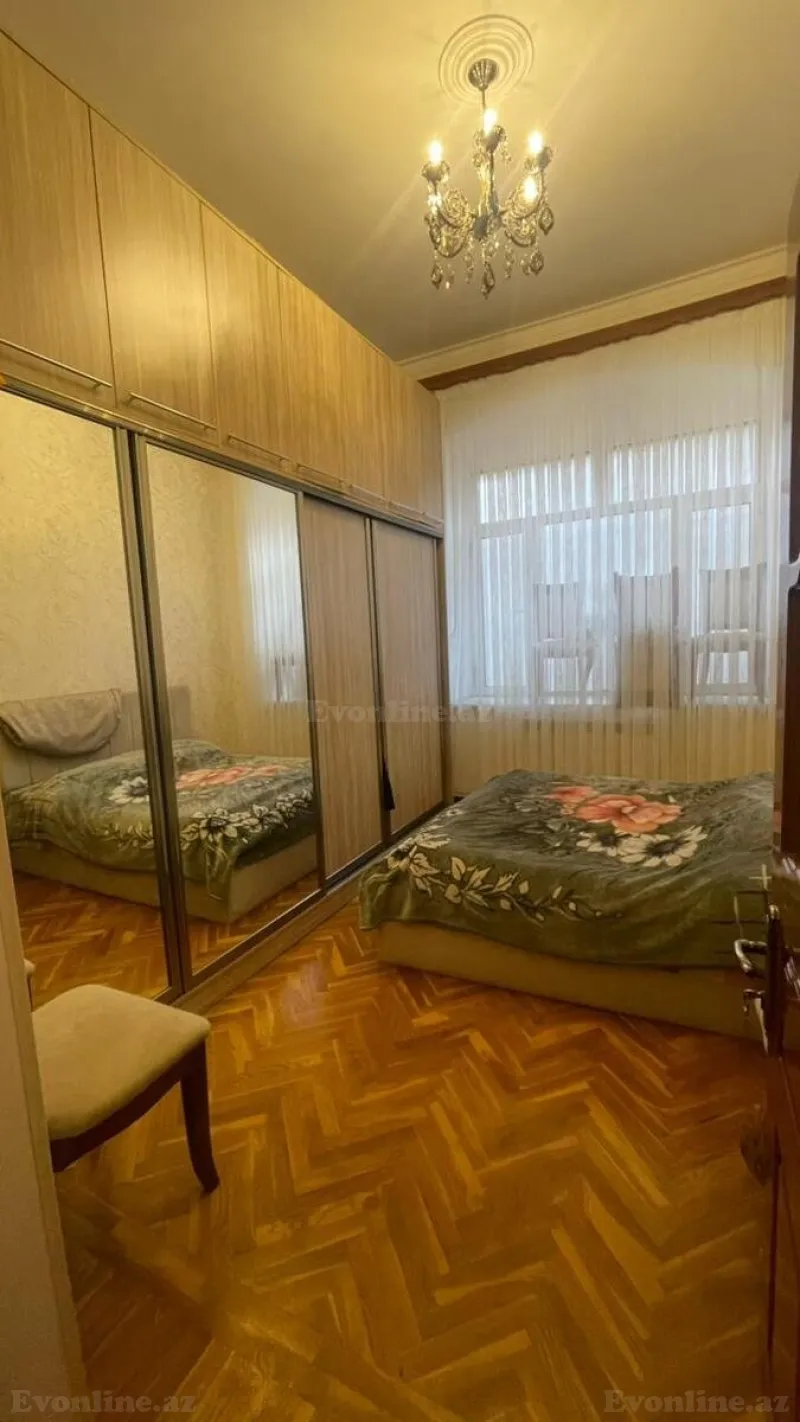 Satılır 3 otaqlı Mənzil Köhnə tikili 90 m² Sahil m. - şəkil 4