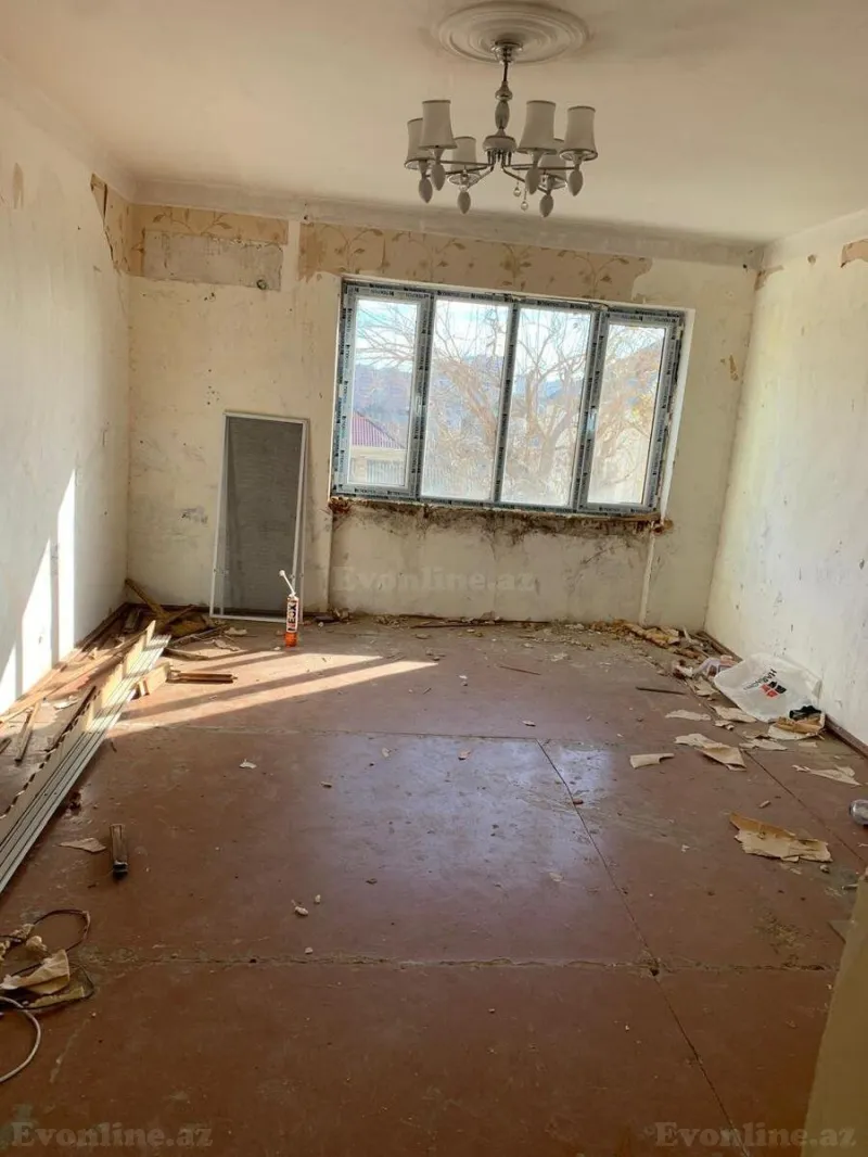 Satılır 2 otaqlı Mənzil Köhnə tikili 70 m² Azadlıq prospekti m. - şəkil 2