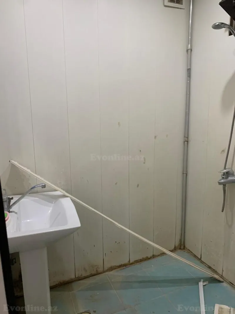 Satılır 2 otaqlı Mənzil Köhnə tikili 70 m² Azadlıq prospekti m. - şəkil 4