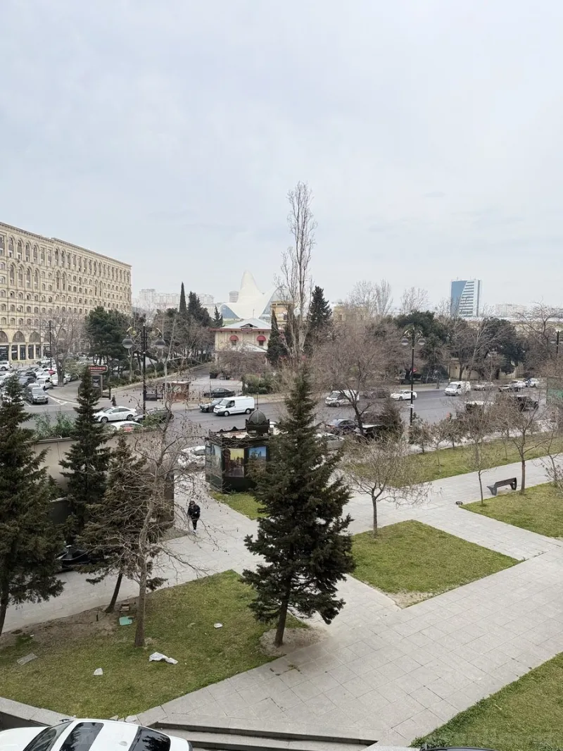 Satılır 5 otaqlı Mənzil Yeni tikili 140 m² Nəsimi r. - şəkil 2