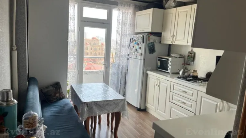 Satılır 2 otaqlı Mənzil Köhnə tikili 65 m² 8 Noyabr m. - şəkil 4
