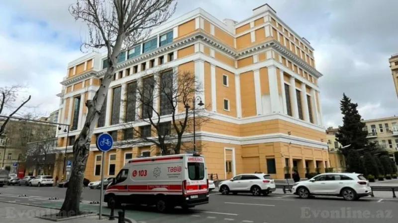 Satılır 3 otaqlı Mənzil Köhnə tikili 85 m² Sahil m. - şəkil 2