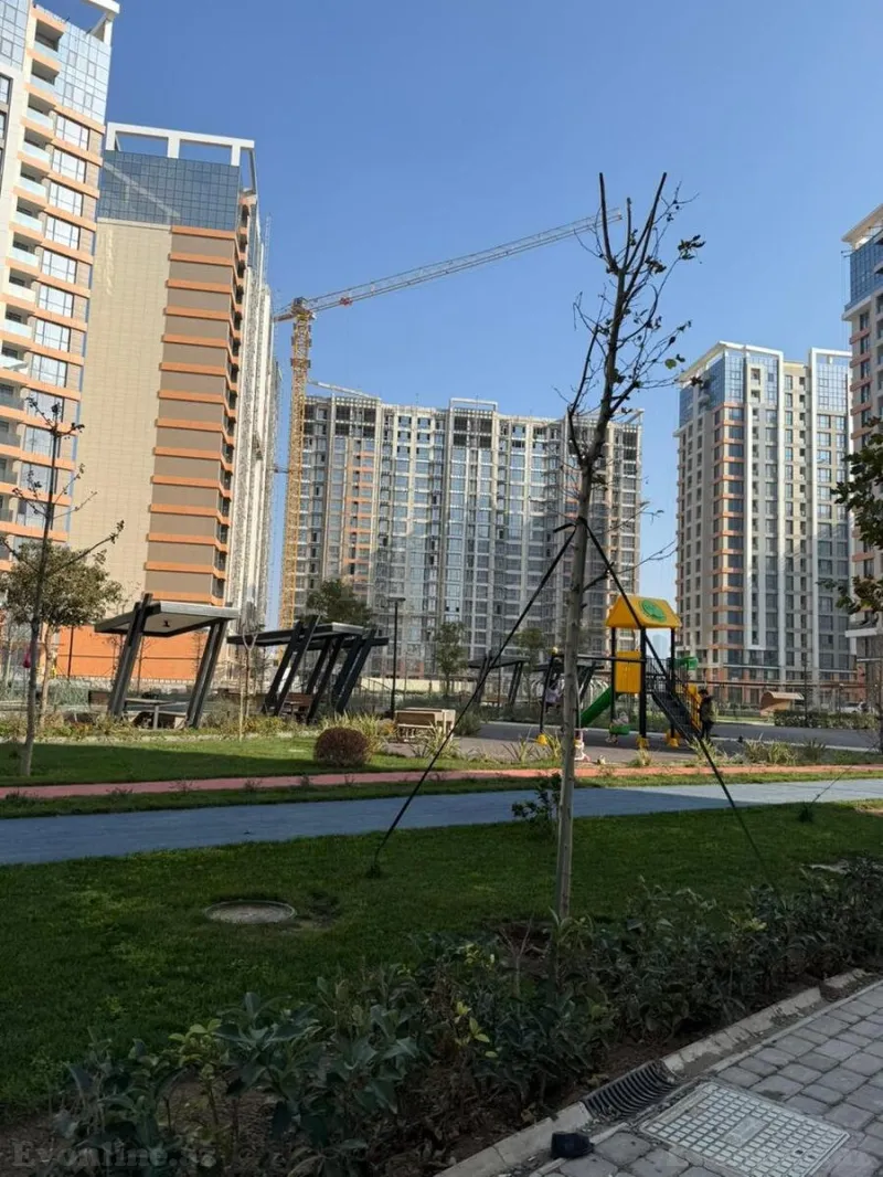 Kirayə verilir 3 otaqlı Mənzil Yeni tikili 80 m² Bakmil m. - şəkil 2