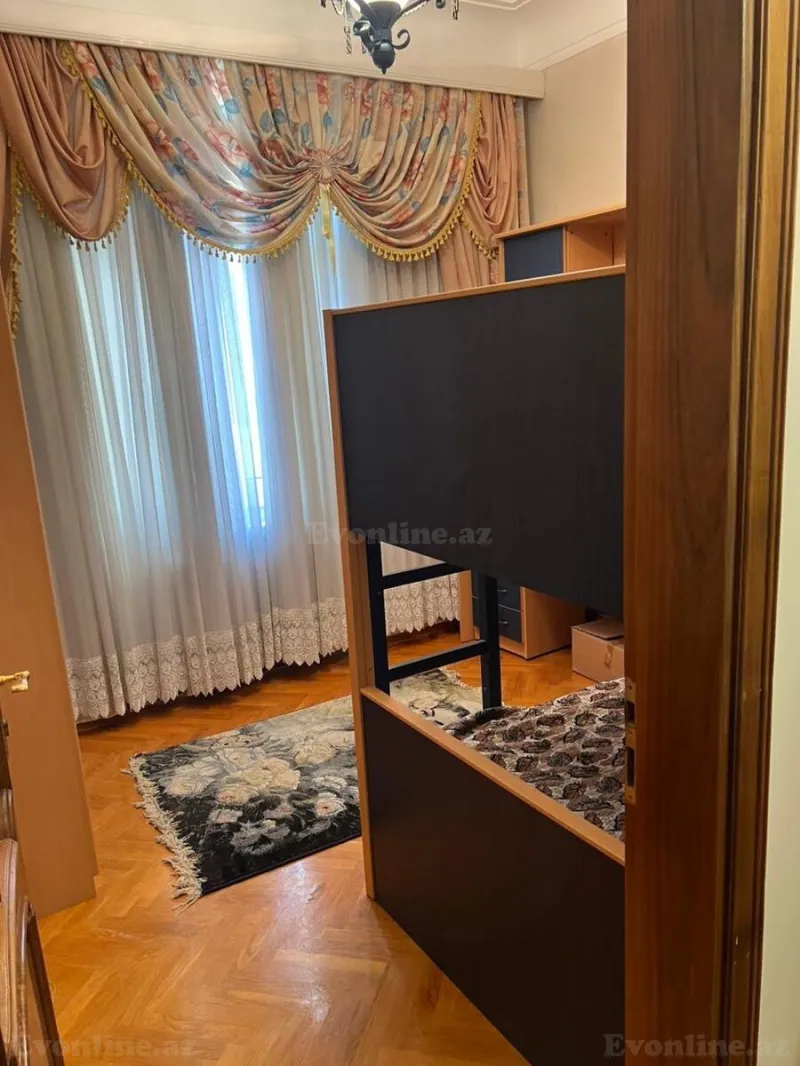 Kirayə verilir 3 otaqlı Mənzil Köhnə tikili 80 m² 28 May m. - şəkil 12