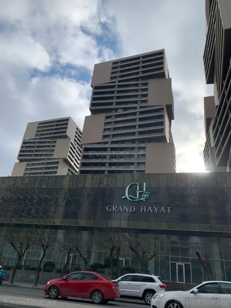 Satılır 4 otaqlı Mənzil Yeni tikili 178 m² 8 Noyabr m.