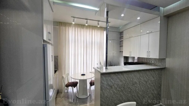 Satılır 2 otaqlı Mənzil Yeni tikili 59 m² 7-ci mikrorayon - şəkil 2