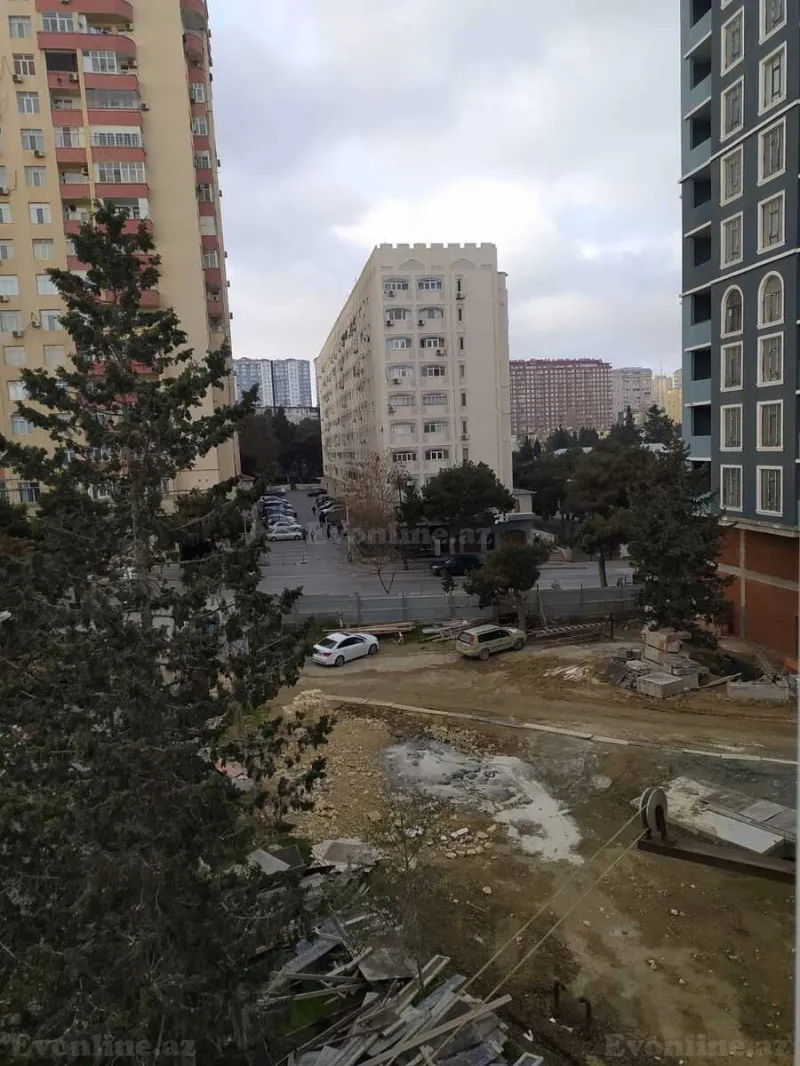 Satılır 2 otaqlı Mənzil Köhnə tikili 52 m² 4-cü mikrorayon - şəkil 2