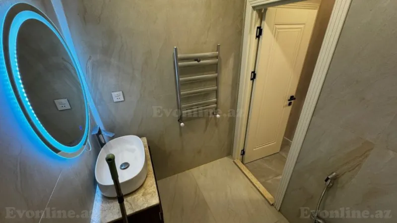 Satılır 2 otaqlı Mənzil Yeni tikili 70 m² Neftçilər m. - şəkil 6