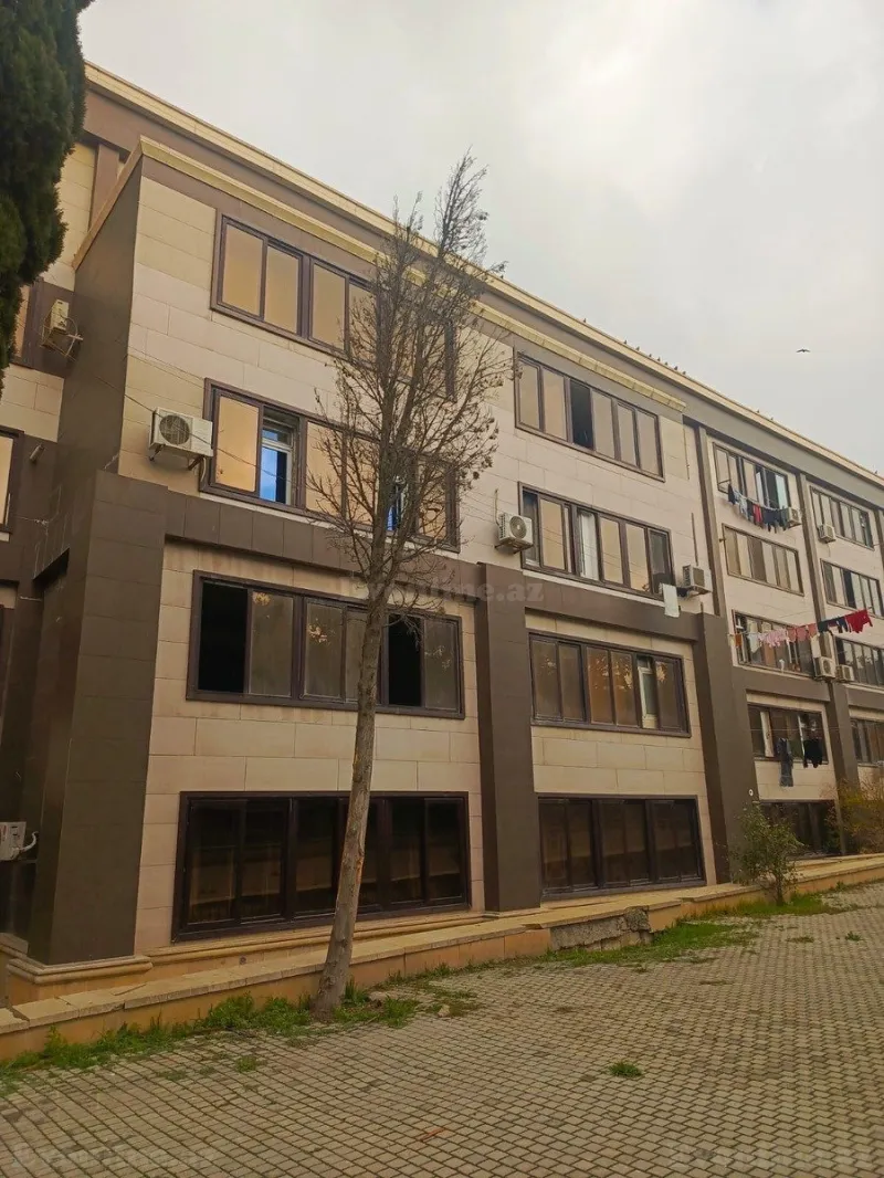 Satılır 3 otaqlı Mənzil Köhnə tikili 130 m² Yasamal