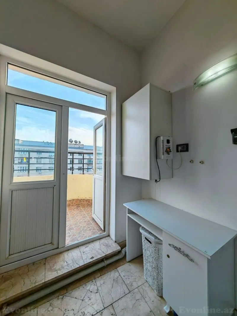 Kirayə verilir 3 otaqlı Mənzil Yeni tikili 150 m² Nərimanov r. - şəkil 15