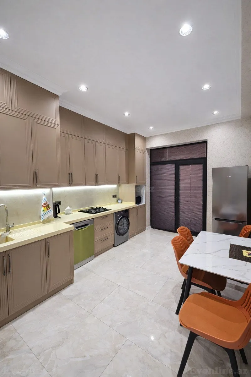 Satılır 3 otaqlı Mənzil Yeni tikili 95 m² 28 May m. - şəkil 3