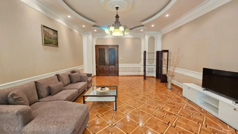 Kirayə verilir 4 otaqlı Mənzil Yeni tikili 200 m² 28 May m. - şəkil 7