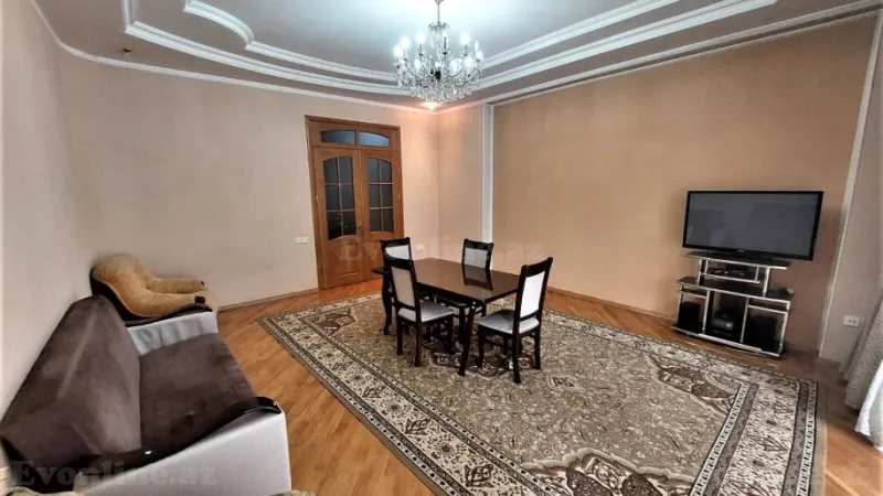 Kirayə verilir 3 otaqlı Mənzil Yeni tikili 141 m² 8 Noyabr m.