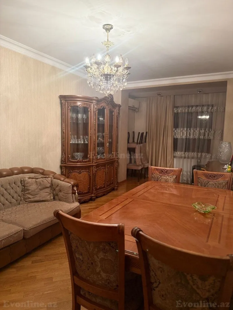 Satılır 3 otaqlı Mənzil Köhnə tikili 85 m² 8-ci mikrorayon