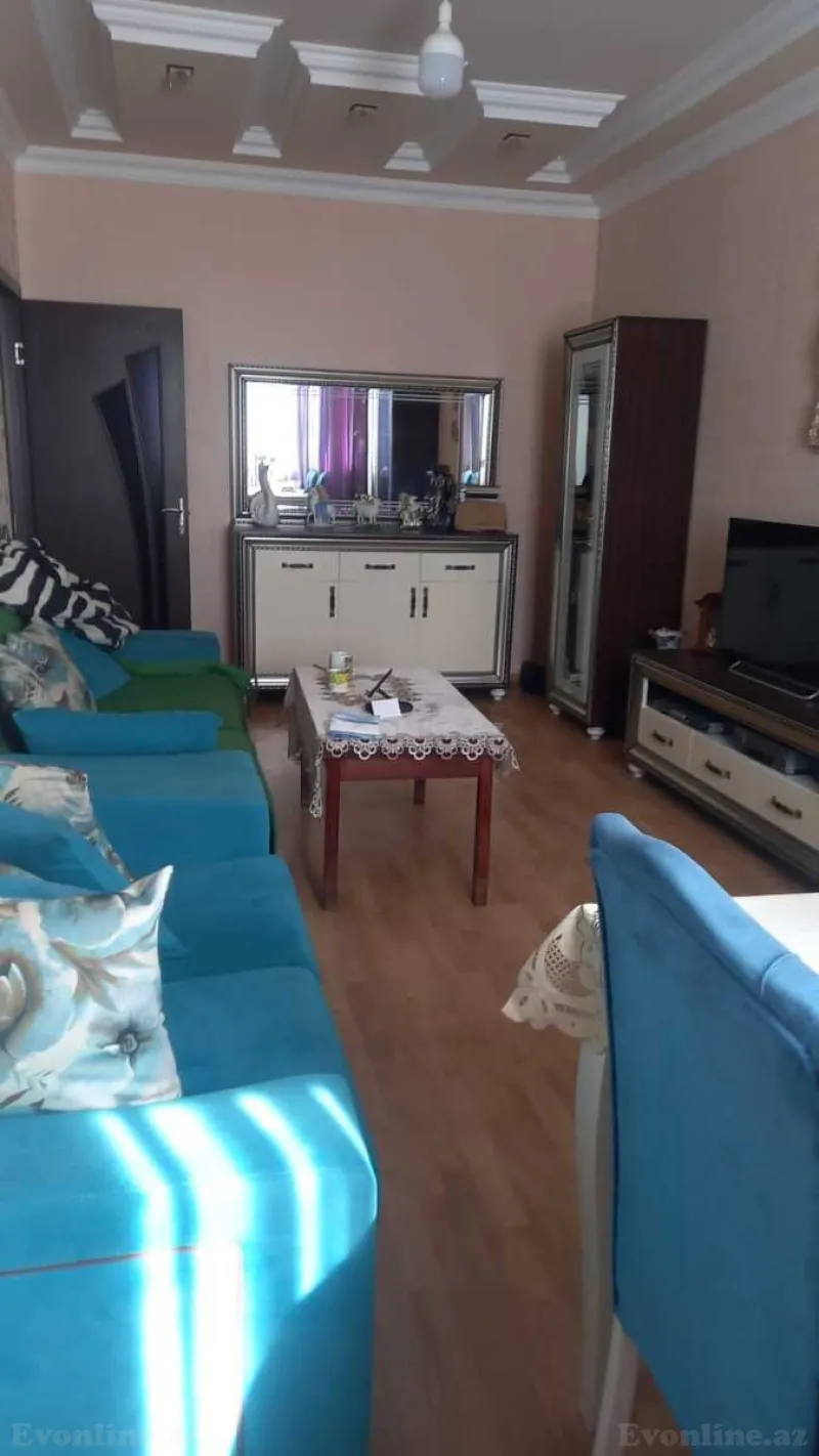 Satılır 3 otaqlı Mənzil Köhnə tikili 65 m² 4-cü mikrorayon