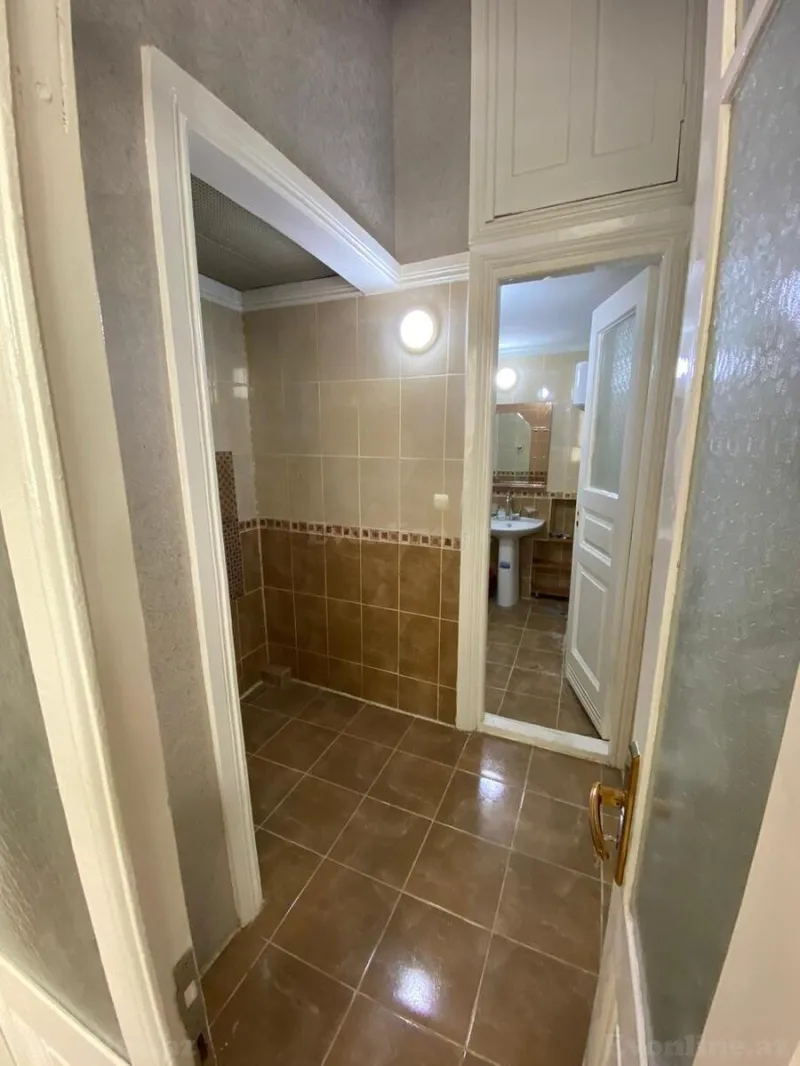 Kirayə verilir Ofis 150 m² Nizami m. - şəkil 12