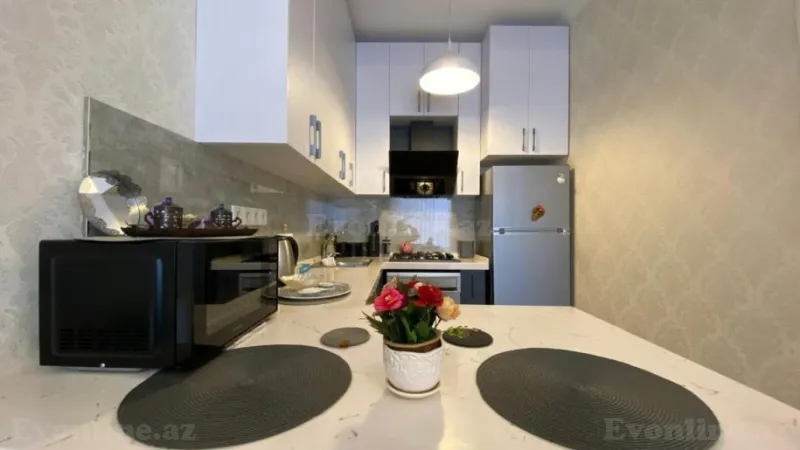 Kirayə verilir 2 otaqlı Mənzil Yeni tikili 50 m² 8-ci mikrorayon - şəkil 4