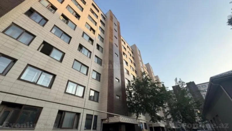 Satılır 2 otaqlı Mənzil Köhnə tikili 65 m² Gənclik m.