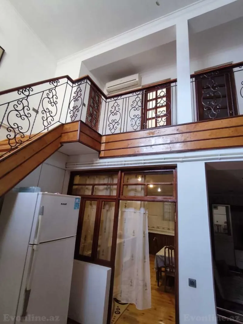 Kirayə verilir 6 otaqlı Mənzil Köhnə tikili 300 m² 3-cü mikrorayon - şəkil 2