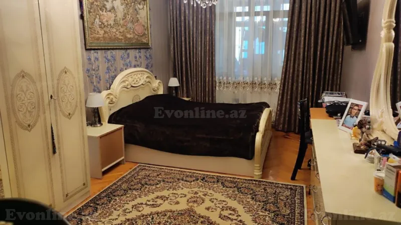 Satılır 4 otaqlı Mənzil Köhnə tikili 115 m² Azadlıq prospekti m. - şəkil 3