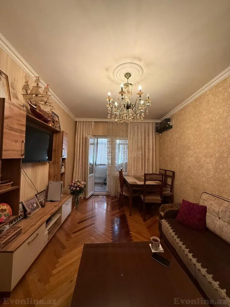 Satılır 3 otaqlı Mənzil Köhnə tikili 90 m² Yeni Yasamal