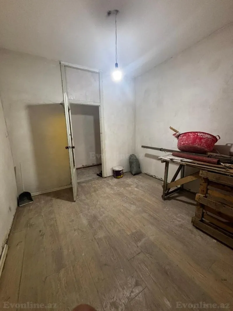 Satılır 3 otaqlı Mənzil Köhnə tikili 83 m² Nərimanov r. - şəkil 13