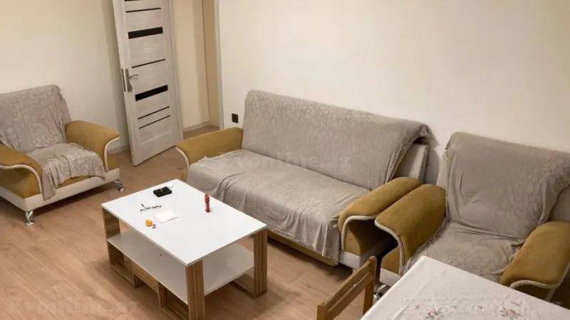 Kirayə verilir 2 otaqlı Mənzil Köhnə tikili 45 m² Elmlər Akademiyası m.