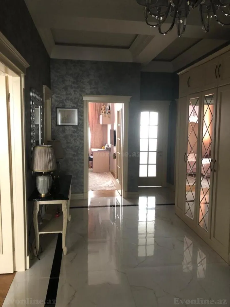 Satılır 4 otaqlı Mənzil Yeni tikili 160 m² 28 May m. - şəkil 2