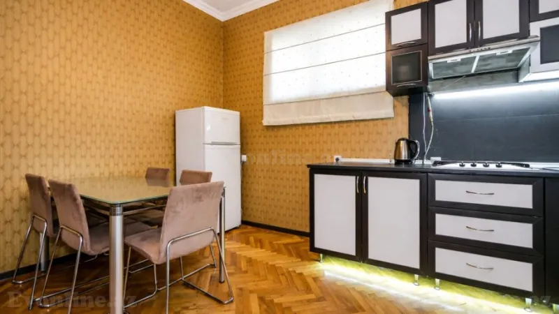 Kirayə verilir 3 otaqlı Mənzil Köhnə tikili 105 m² Sahil m. - şəkil 5