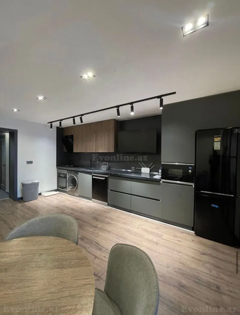 Kirayə verilir 4 otaqlı Mənzil Köhnə tikili 90 m² Yasamal r.